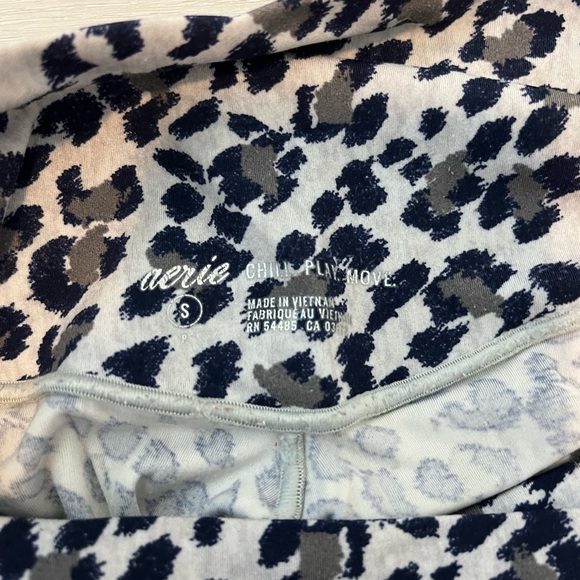 aerie crossover leggings - Picture 2 of 3